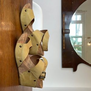 Lucky Brand Moran Platform Wedges Size 7.5 Cork Mustard Yellow